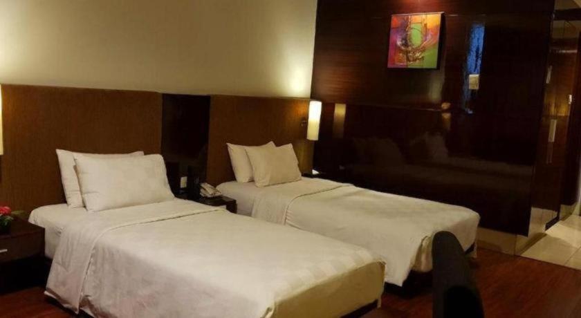 The Arista Hotel Palembang Exterior photo