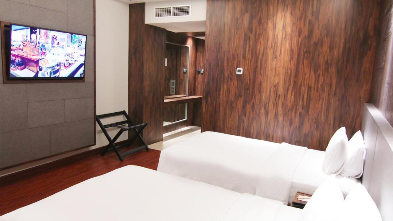 The Arista Hotel Palembang Exterior photo